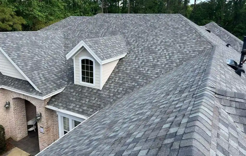 Pros and Cons of the Different Types of Asphalt Shingles