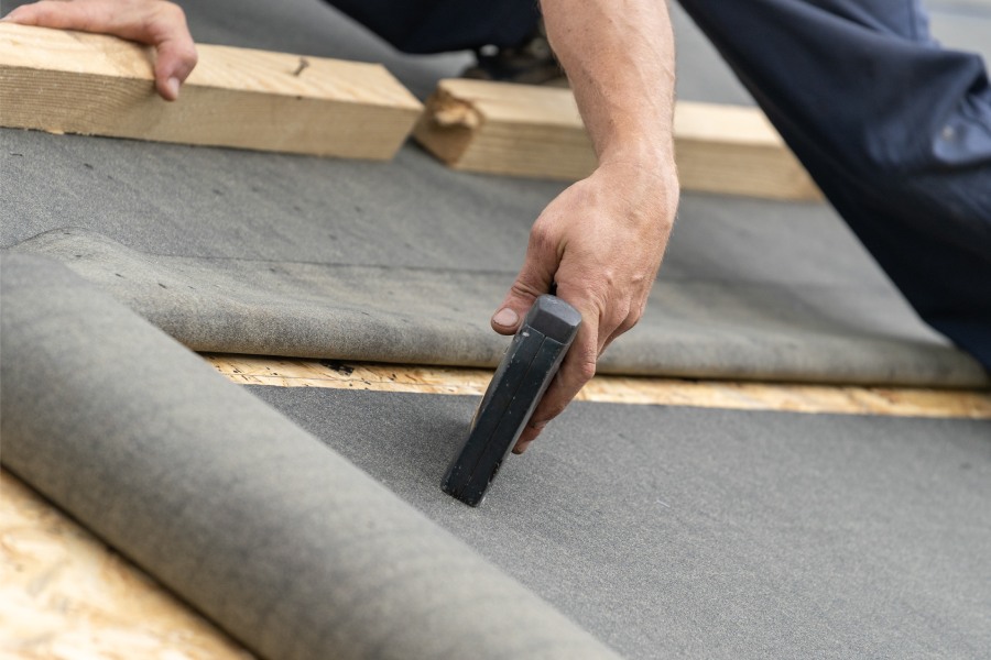 how to install roofing felt